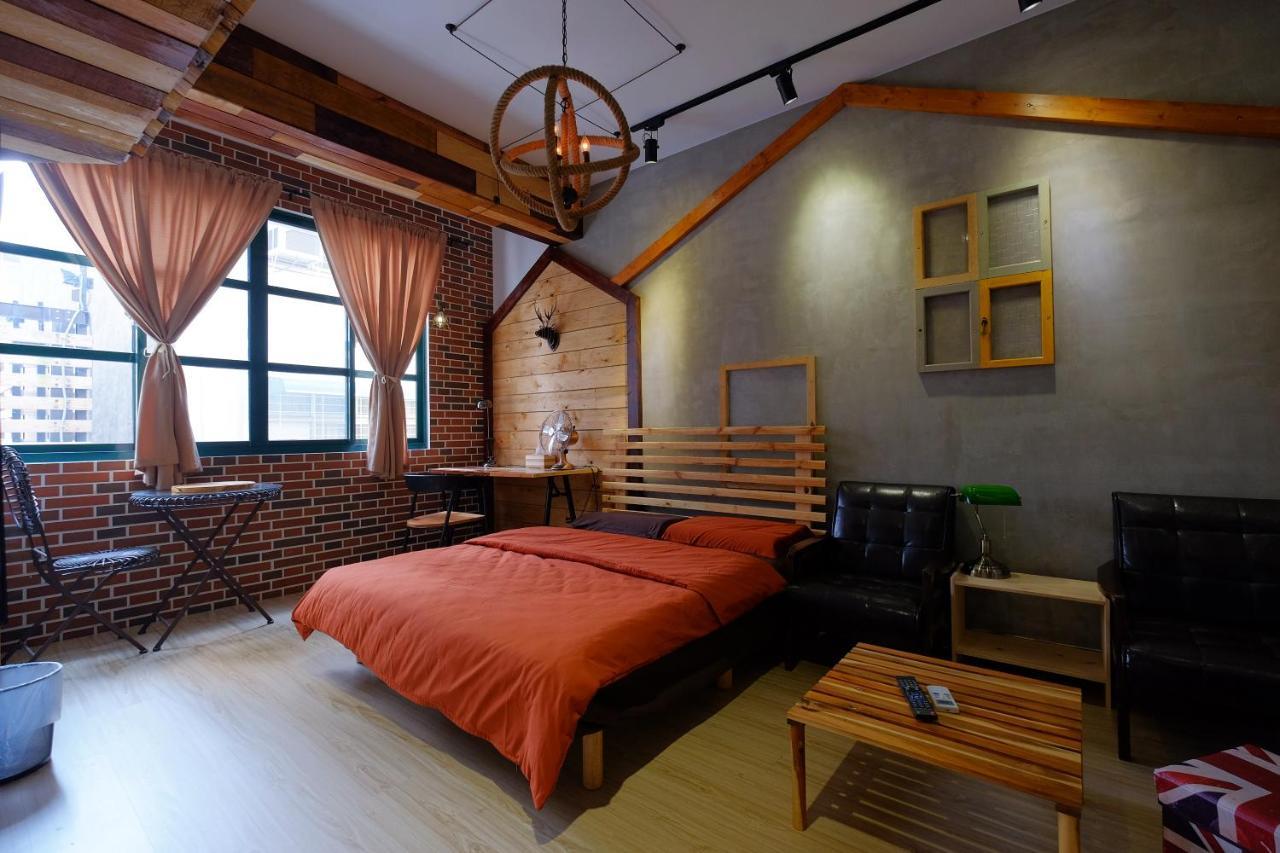 Baker Street London Style Inn Tainan Exterior photo